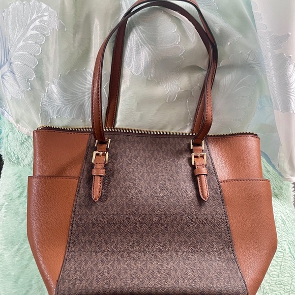 MICHAEL KORS
Charlotte Large Logo and Leather Top-Zip Tote Bag - Picture 3 of 8